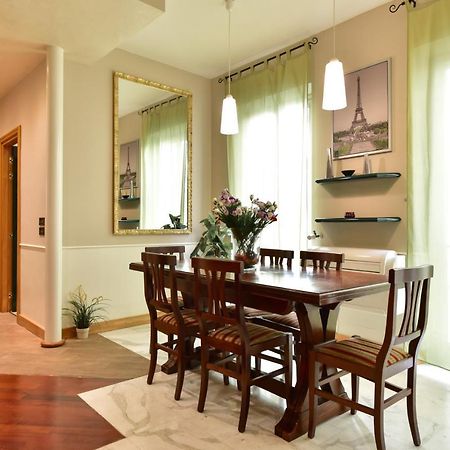 Elegant & Cozy Apartment In The Heart Of Rome Bagian luar foto