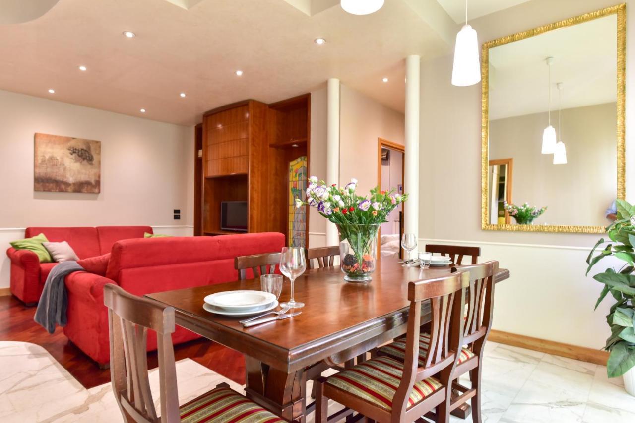 Elegant & Cozy Apartment In The Heart Of Rome Bagian luar foto