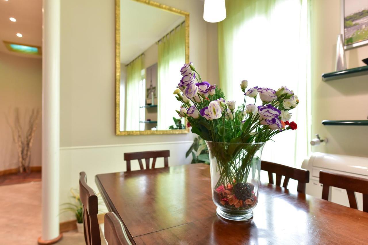 Elegant & Cozy Apartment In The Heart Of Rome Bagian luar foto