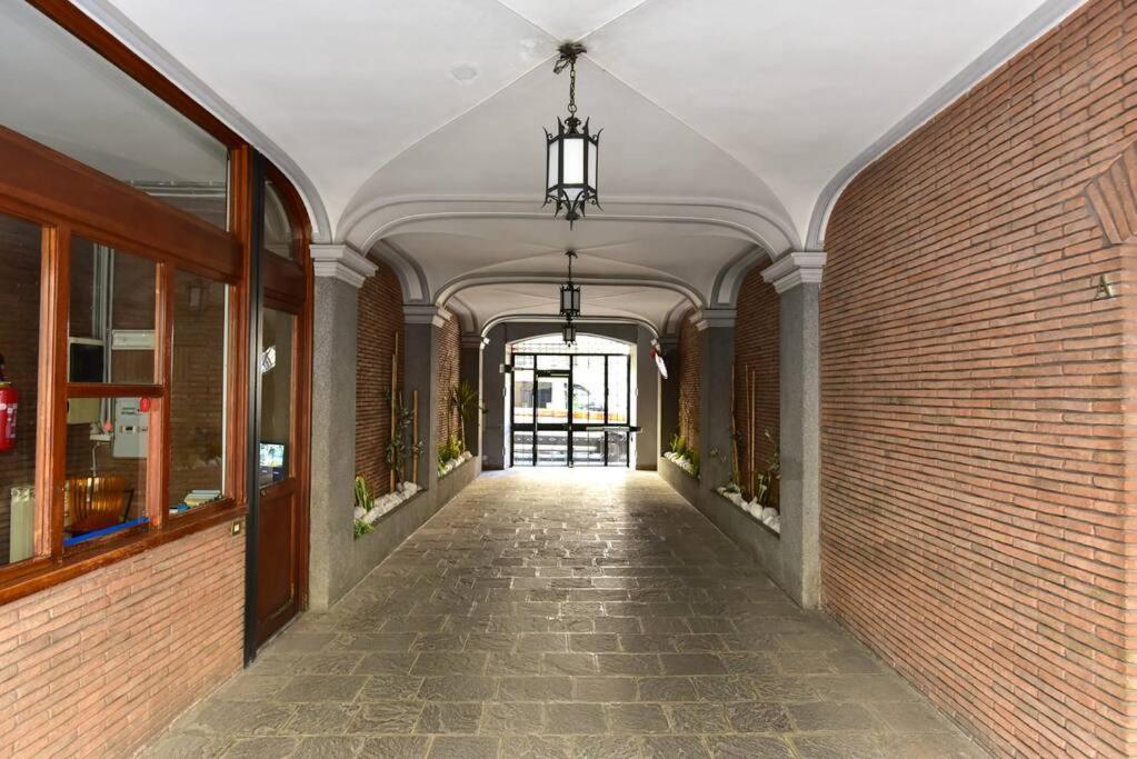 Elegant & Cozy Apartment In The Heart Of Rome Bagian luar foto