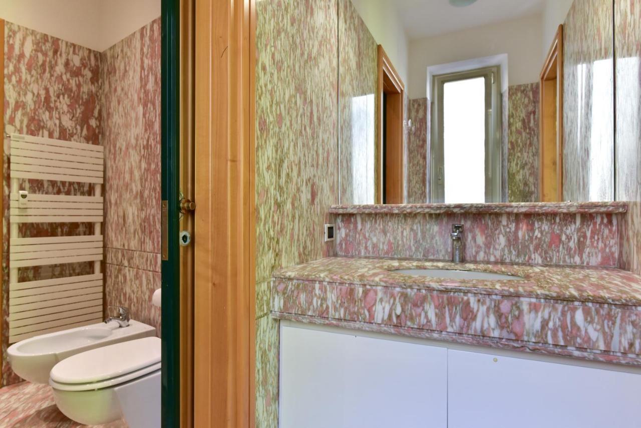 Elegant & Cozy Apartment In The Heart Of Rome Bagian luar foto